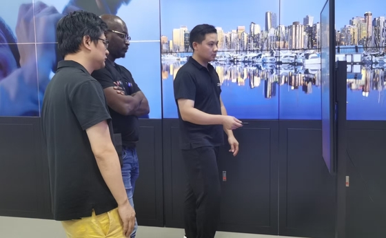 Invisible  Wall-Mounted Digital Signage Advertising Player Factory's Intelligent Motherboard Indoor Elevator 1 Year CMS